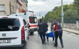 Yalnız yaşayan adam evinde düştü… Ekipler pencereden girdi Yalnız yaşayan adam evinde düştü… Ekipler pencereden girdi
