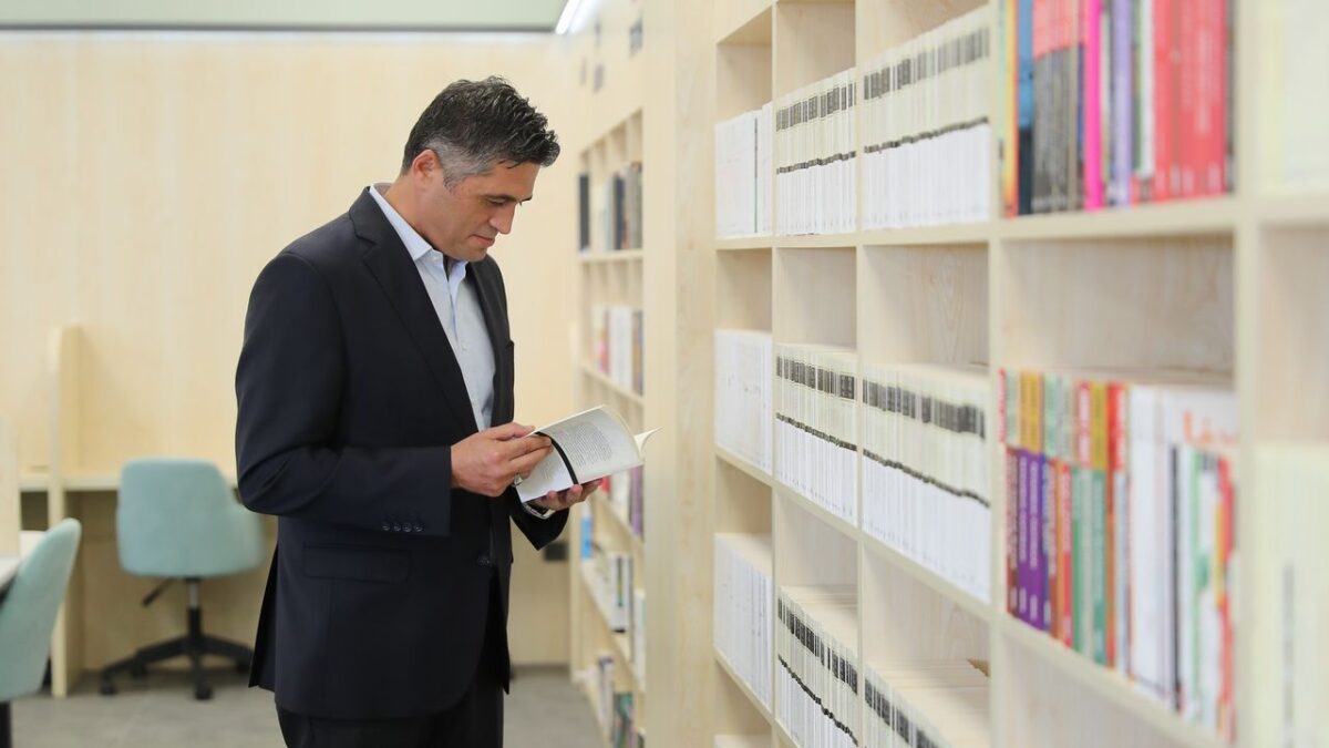 Aliağa Kent Kitaplığı’ndan yeni eserler