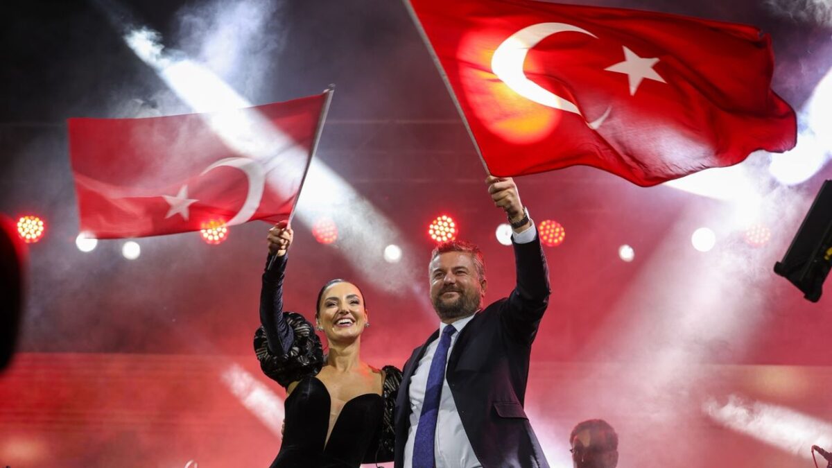 Aralarında aşk iddiası çıkmıştı: Sevcan Orhan, Bucalı oldu!