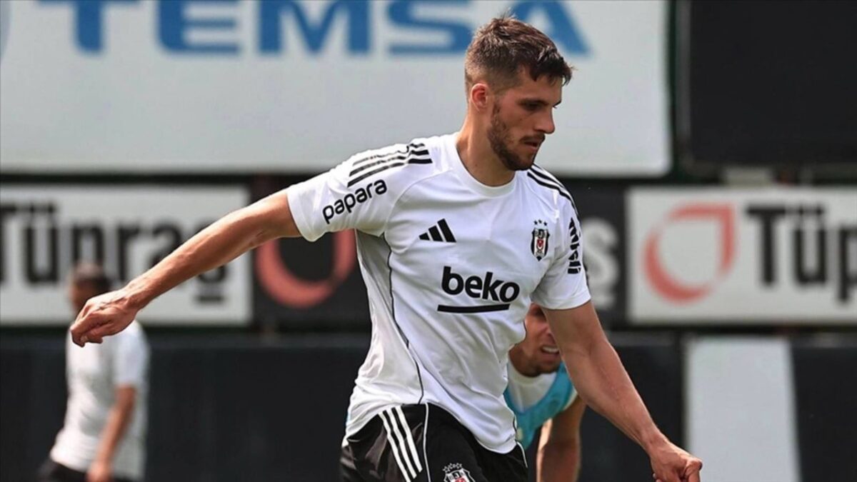 Beşiktaş’ta Jurasek krizi: Kartal, Benfica ile görüşmelere başladı Beşiktaş’ta Jurasek krizi: Kartal, Benfica ile görüşmelere başladı