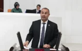 CHP’li Arslan’dan Bakan Tekin’e ‘İzmir’deki okullarda su akmıyor’ yanıtı!