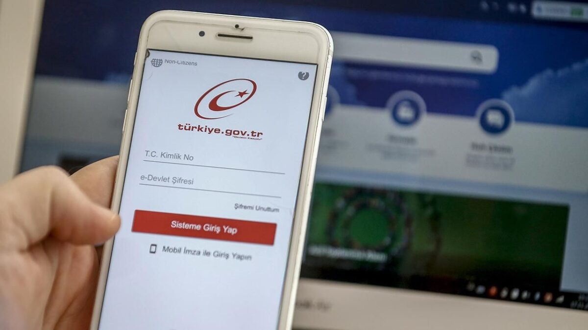 e-Devlet Kapısı Türkiye’nin dijital yüzü haline geldi e-Devlet Kapısı Türkiye’nin dijital yüzü haline geldi