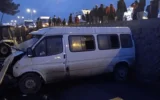 İşçi servisiyle otomobil çarpıştı: 1 ölü, 10 yaralı