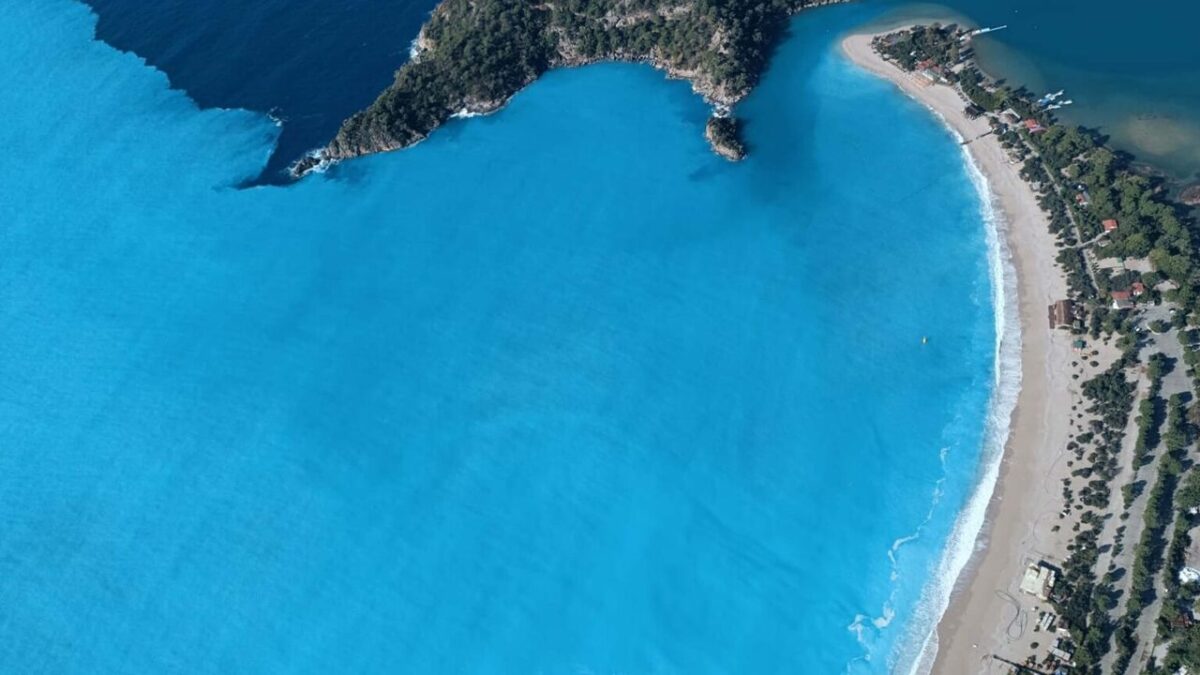 Sağanak sonrası Ölüdeniz’de büyüleyici görüntü Sağanak sonrası Ölüdeniz’de büyüleyici görüntü