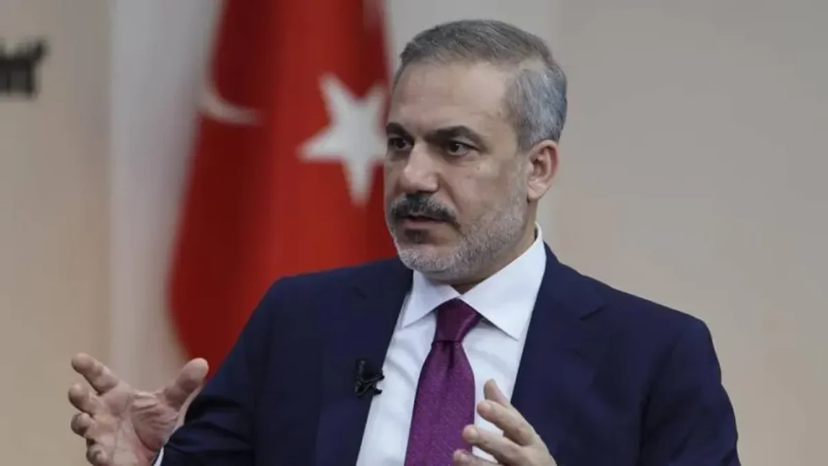 Bakan Fidan’dan yoğun diplomasi trafiği: Üç ülkeyle kritik görüşme Bakan Fidan’dan yoğun diplomasi trafiği: Üç ülkeyle kritik görüşme