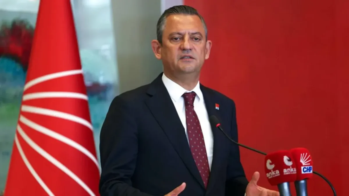 Özel’den yeni çağrı: Cemil Tugay partiye dönmeli! Özel’den yeni çağrı: Cemil Tugay partiye dönmeli!