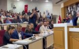 Çiğli Belediye Meclisi protestolarla başladı!