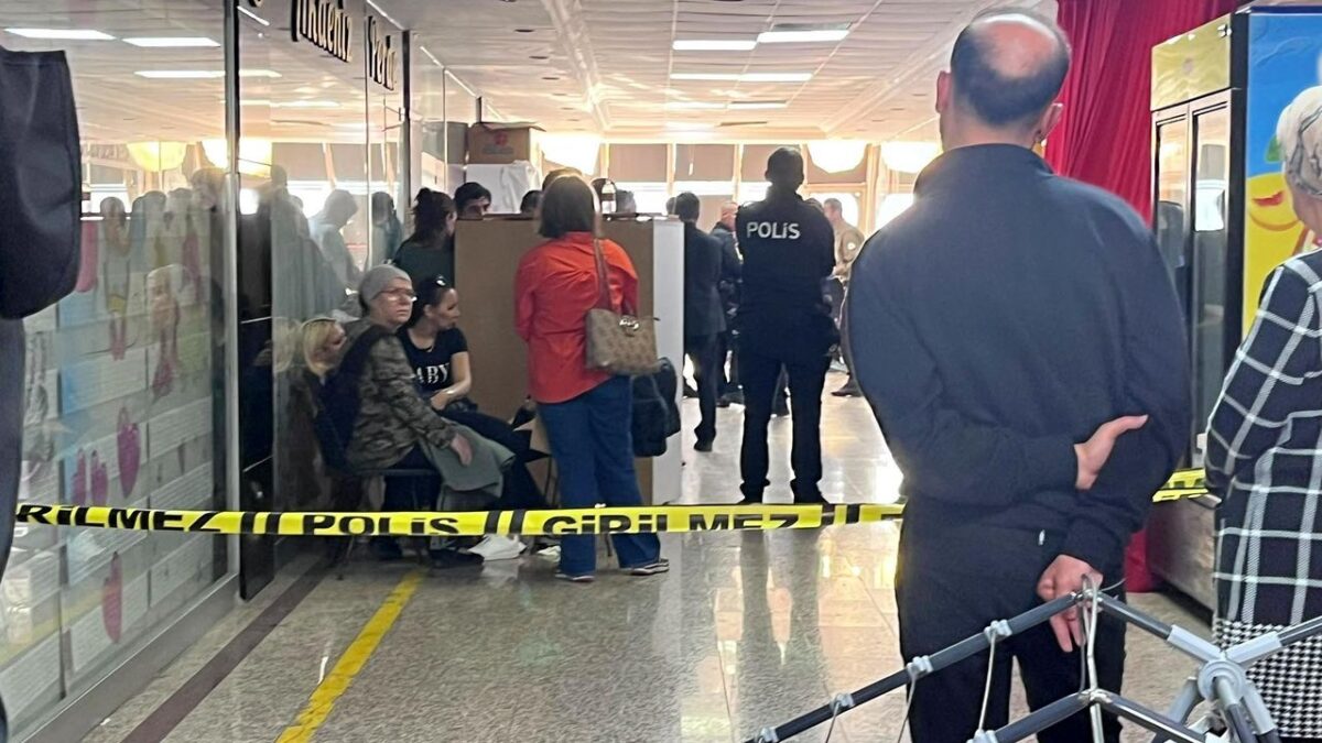 Erkek dehşeti: Eski eşini tabancayla öldürüp, intihar etti Erkek dehşeti: Eski eşini tabancayla öldürüp, intihar etti