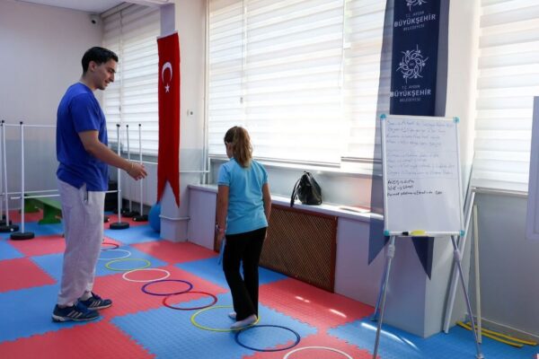 Başkan Çerçioğlu’ndan eğitime büyük destek: Dislek... Başkan Çerçioğlu’ndan eğitime büyük destek: Dislek...