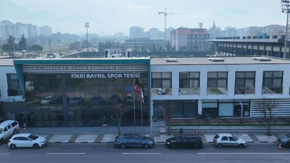 Manisa BBSK’nın eski yöneticilerine operasyon: 4 gözaltı Manisa BBSK’nın eski yöneticilerine operasyon: 4 gözaltı